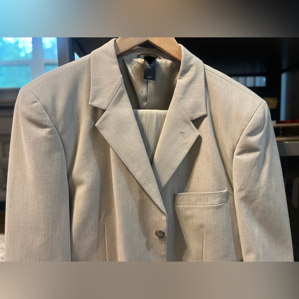Claiborne 2 Piece Mens Pleated Khaki Suit jacket 42R,     pants 34X34